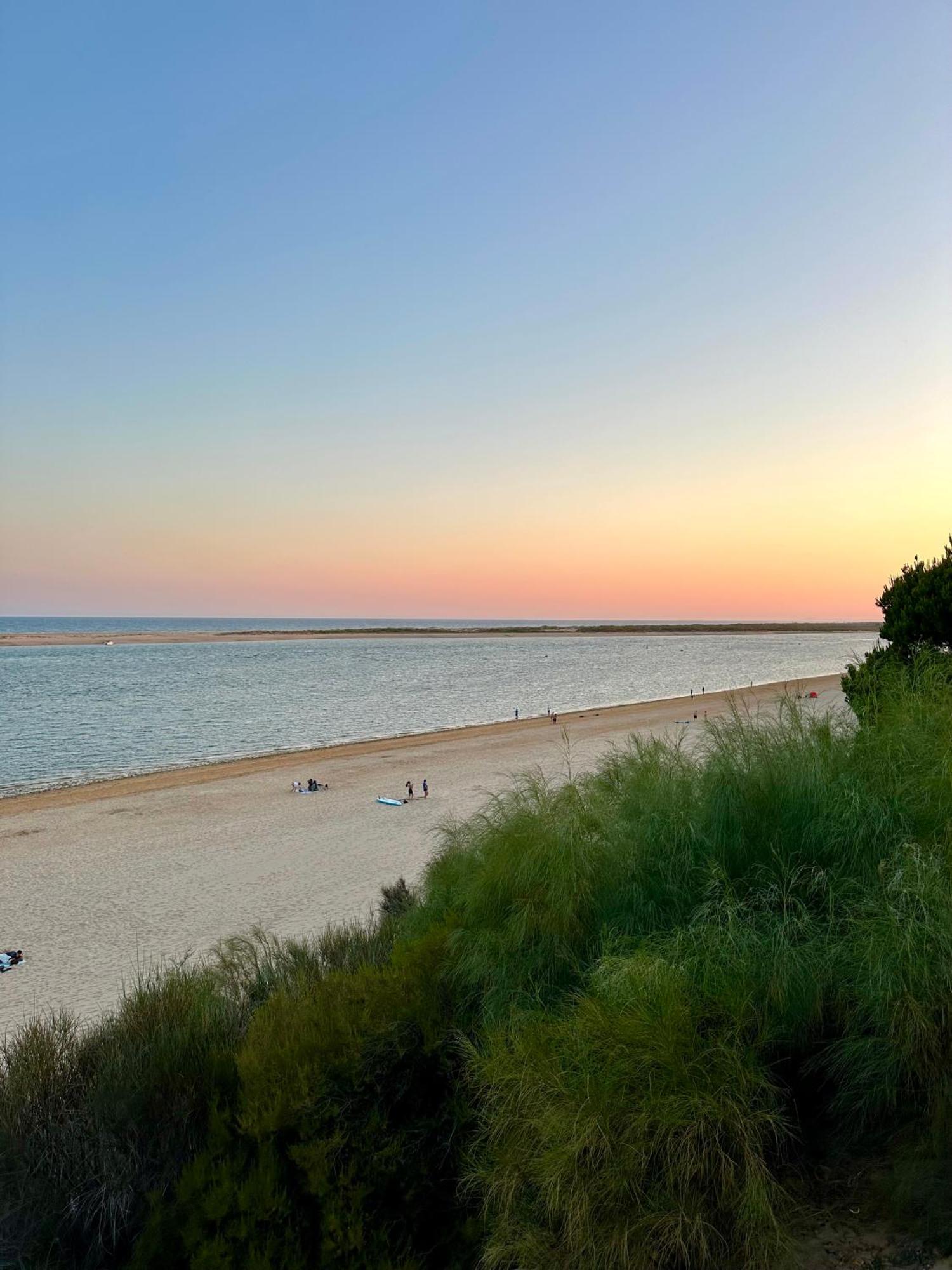 A Pie De Playa En * El Portil